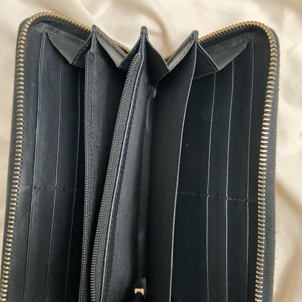 Gucci Beige/Brown GG Zip-Around Wallet - Picture 8 of 8